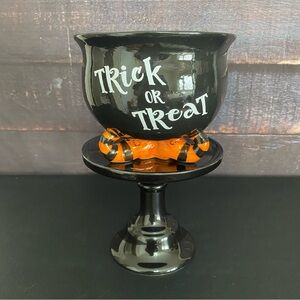 10 Strawberry Street Halloween Trick or Treat Black Cauldron Bowl